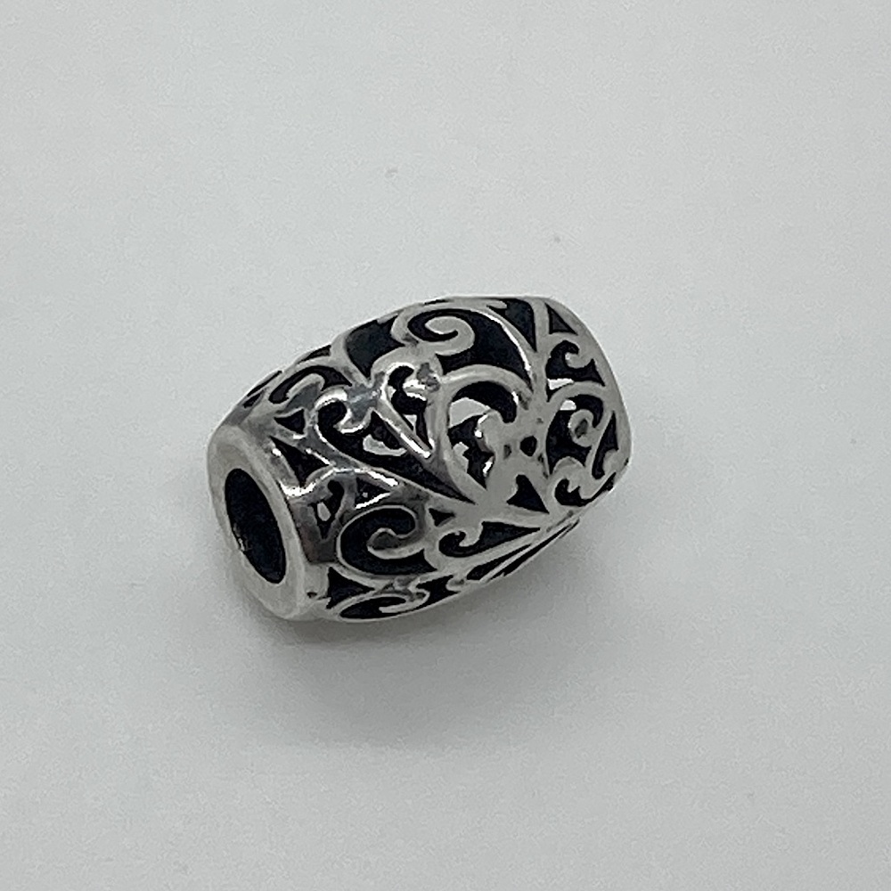 Trollbeads 925 Soft Wind of Change Oval / Barrel Openwork Charm | TAGBE-30126